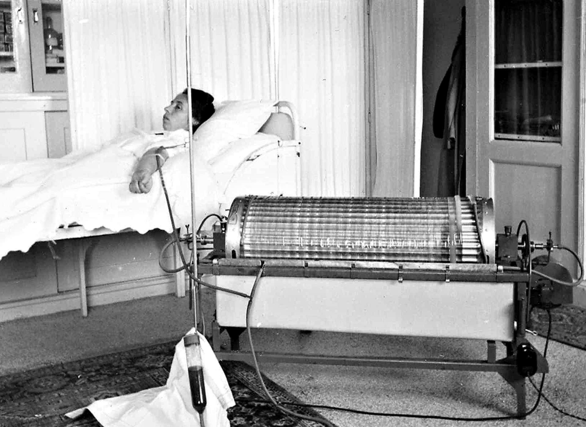 Medical Innovations Under Occupation, the Development of Dialysis